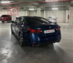 نيسان ألتيما